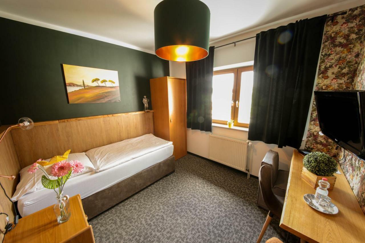 בילפלד Hotel Kraus מראה חיצוני תמונה