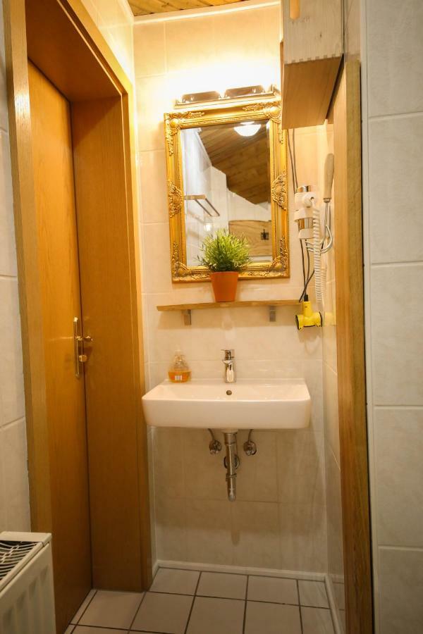 בילפלד Hotel Kraus מראה חיצוני תמונה